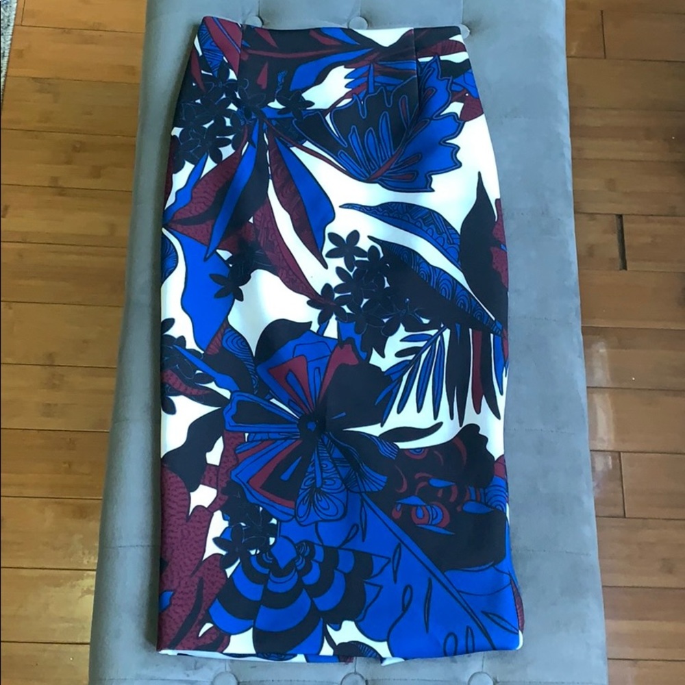 Printed neoprene pencil skirt